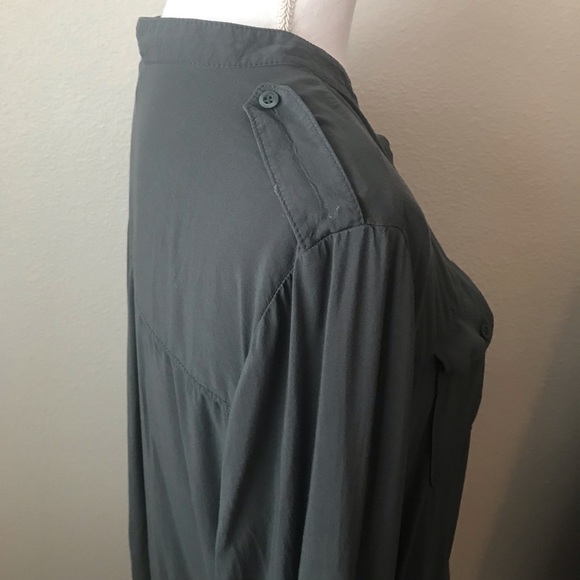Cute flowy top. Gray/ green  Rubbish size L - Picture 4 of 7